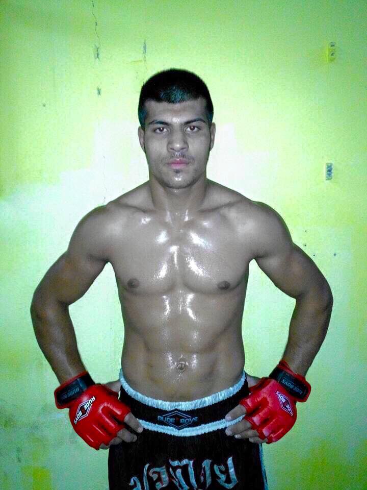 Divizia MMA, luni - 31 octombrie. “Rambo” de pe şantier cu pumnul de fier! / GALERIE FOTO