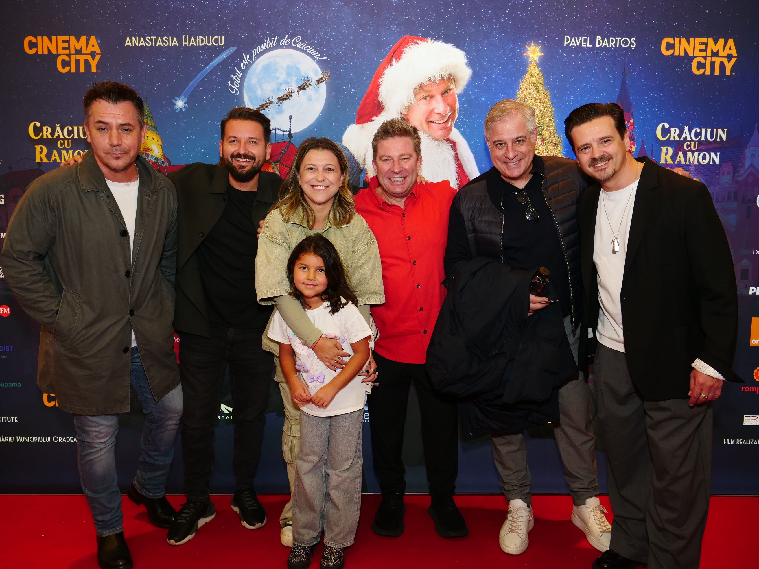 Cum au apărut Smiley și Gina Pistol la premiera de gală „Crăciun cu Ramon”, filmul lui Pavel Bartoș. Alături de cine au fost surprinși în sala de cinema
