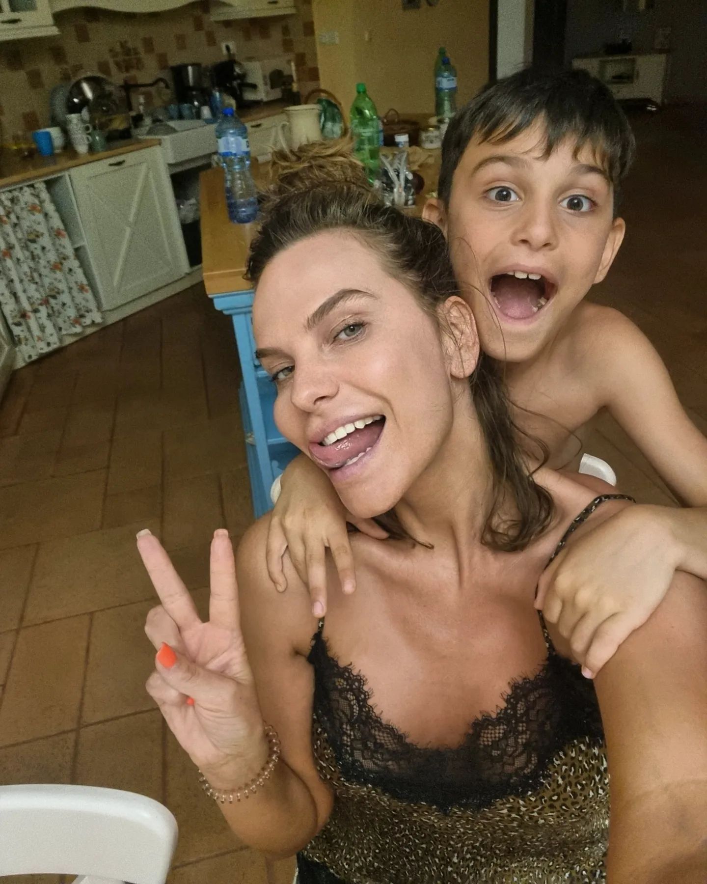 Anna Lesko, despre cel de-al doilea copil. Artista a împlinit 44 de ani. „Aș fi vrut să îi fi oferit mai devreme lui Adam”
