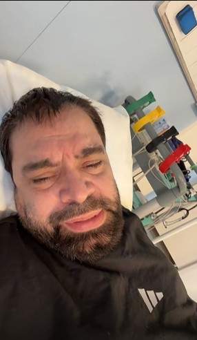 Florin Salam s-a filmat pe patul de spital. Cu ce probleme medicale se confruntă manelistul: „Să vă rugați pentru el”