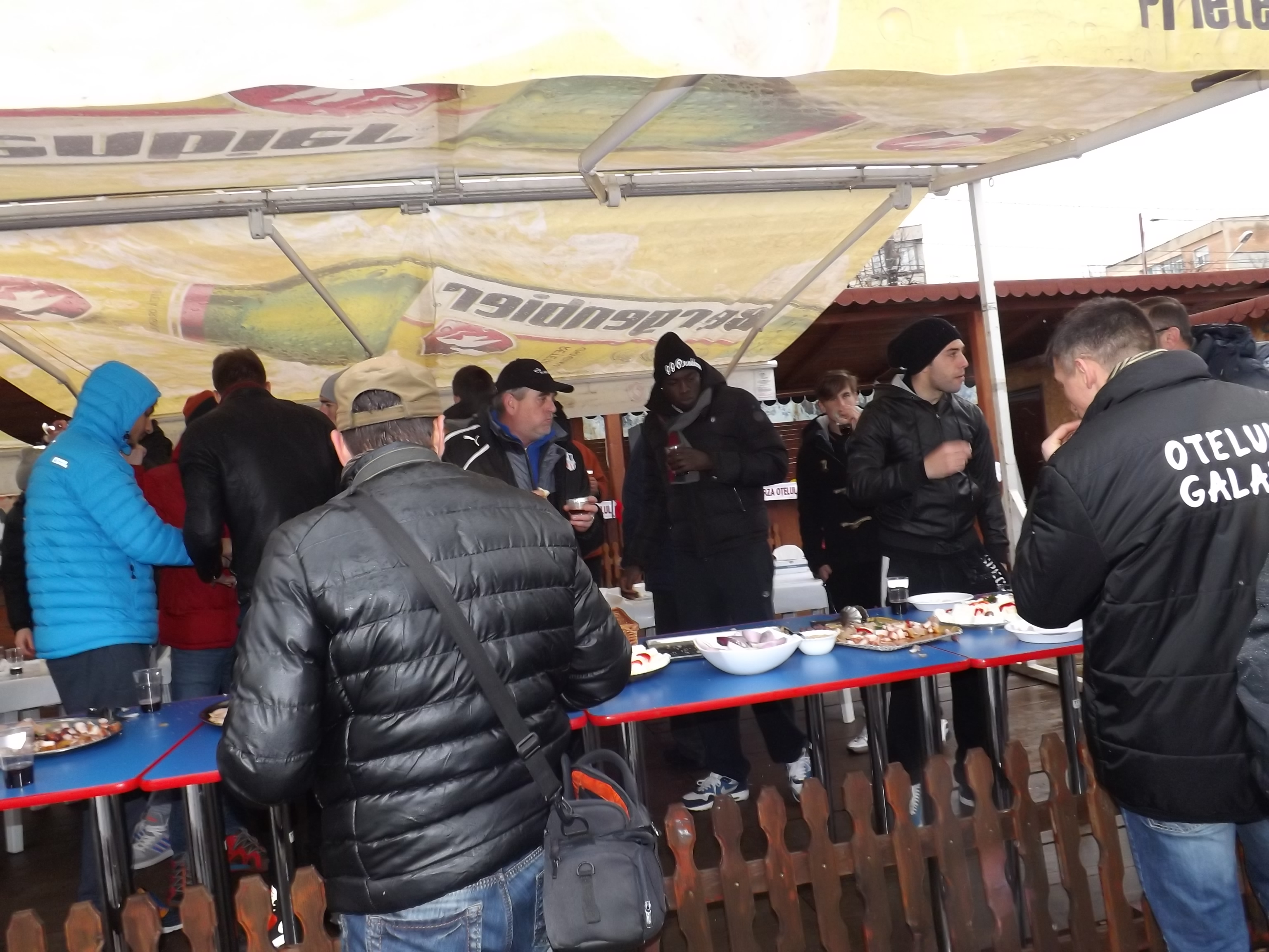 Oțelarii au tăiat porcul, dar cu atenție la siluetă! Selymes dă amenzi de 500 euro pe kilogram în plus