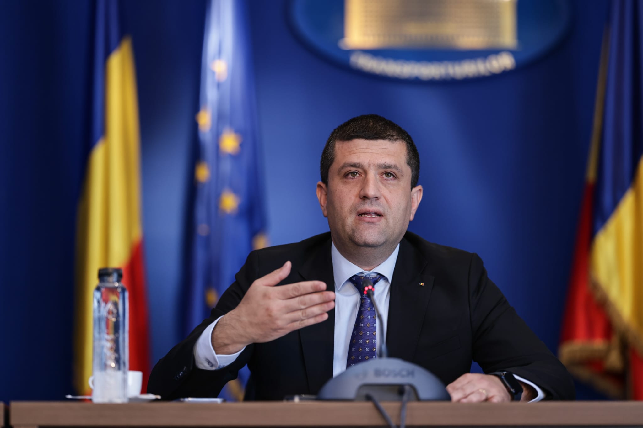 Ministrul transporturilor spune că „situația de securitate este gravă” la Portul Constanța și a cerut acces pentru SRI și MApN: „Se uită mai mulți ochi”