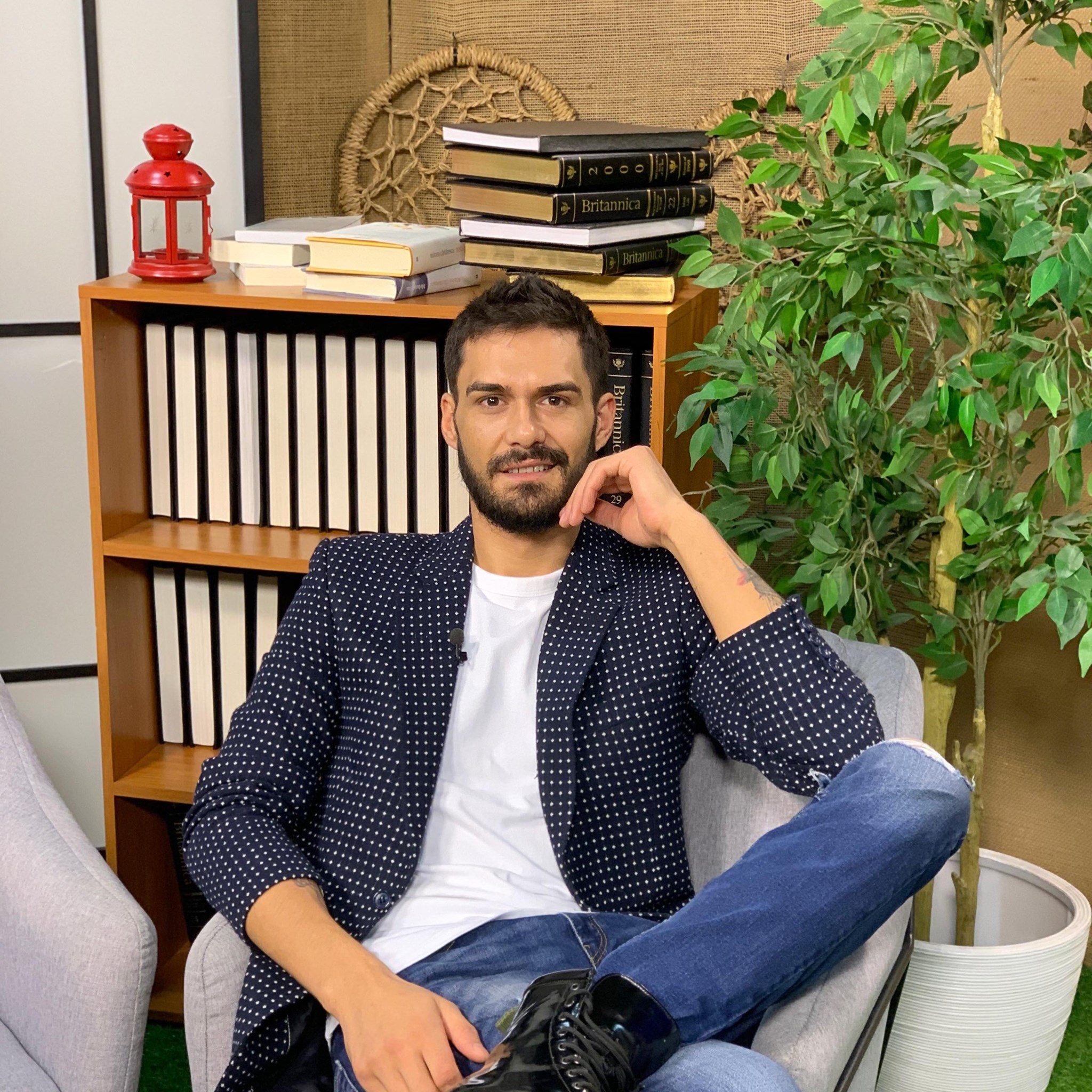 George Burcea nu mai joacă în serialul „Wednesday”, sezonul 2. Anunțul făcut de actor: „Motive personale și manageriale”
