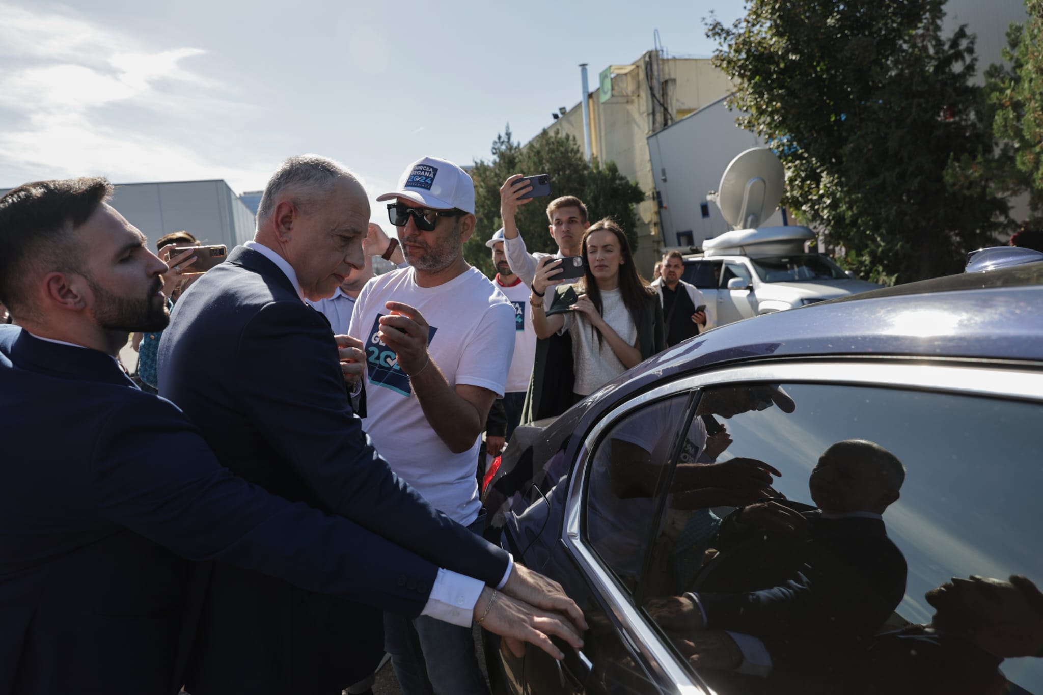 Mircea Geoană și-a depus candidatura la prezidențiale: „Nu vreau să mă plimb sau să dorm”. A promis că va face publice cheltuielile Administrației Prezidențiale