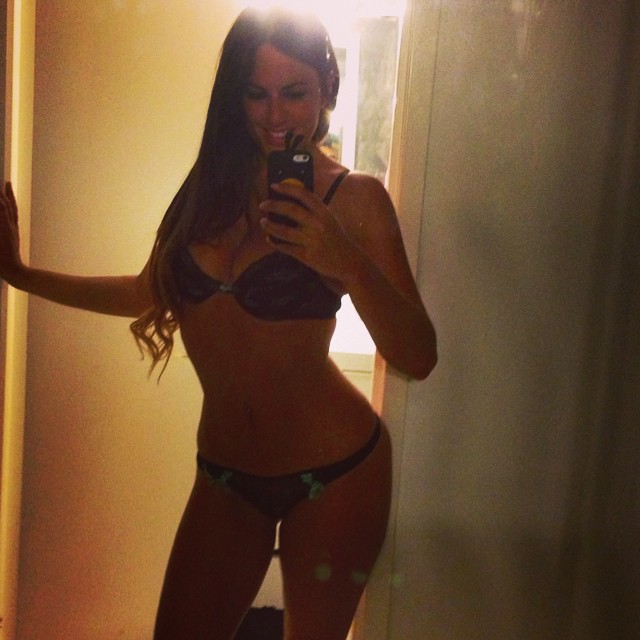 GALERIE FOTO / Claudia, diva care s-a apucat de arbitraj
