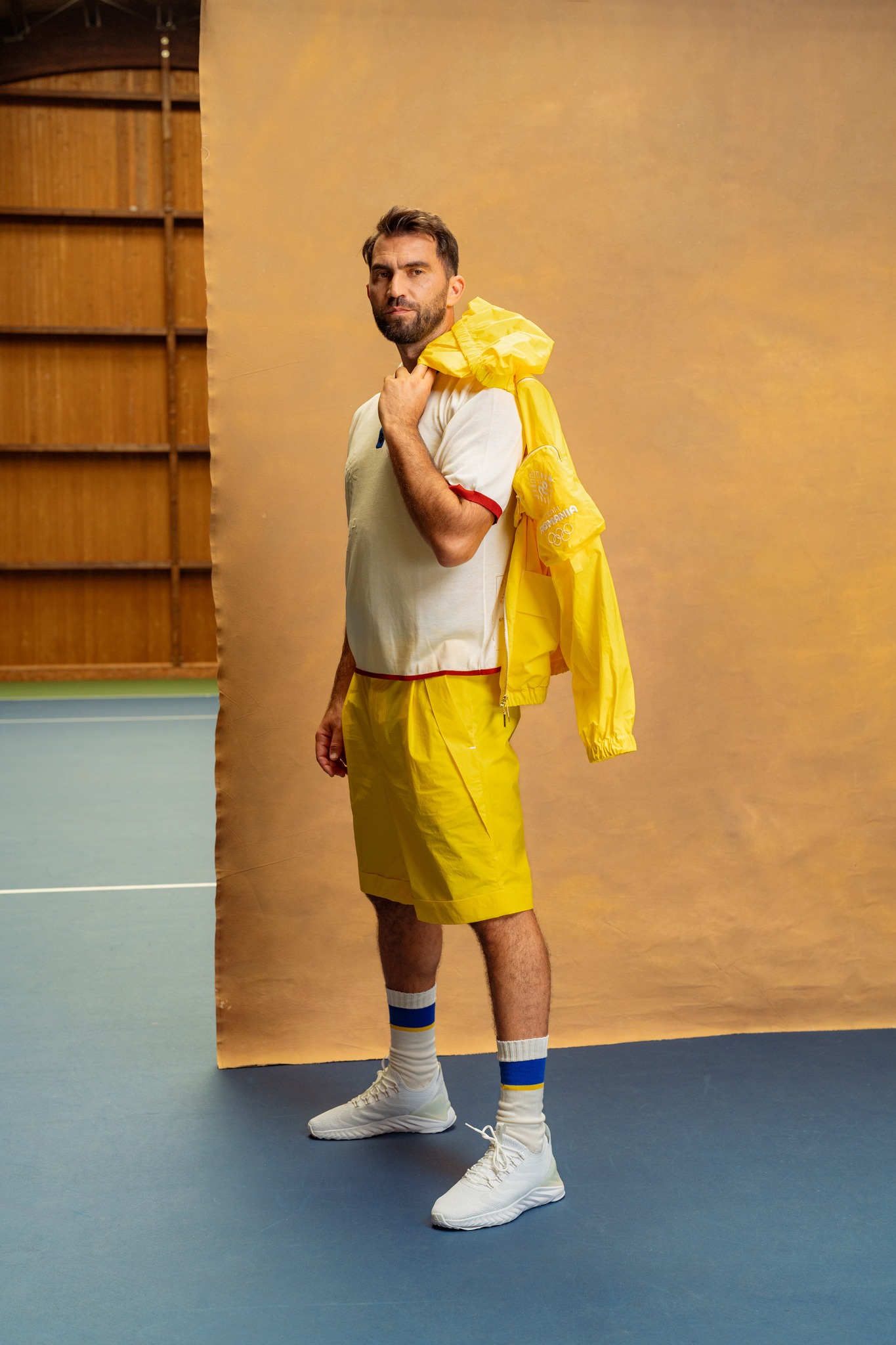 Cum arată uniformele oficiale de defilare ale delegației României pentru JO Paris 2024. Cine este designerul român care le-a creat. FOTO