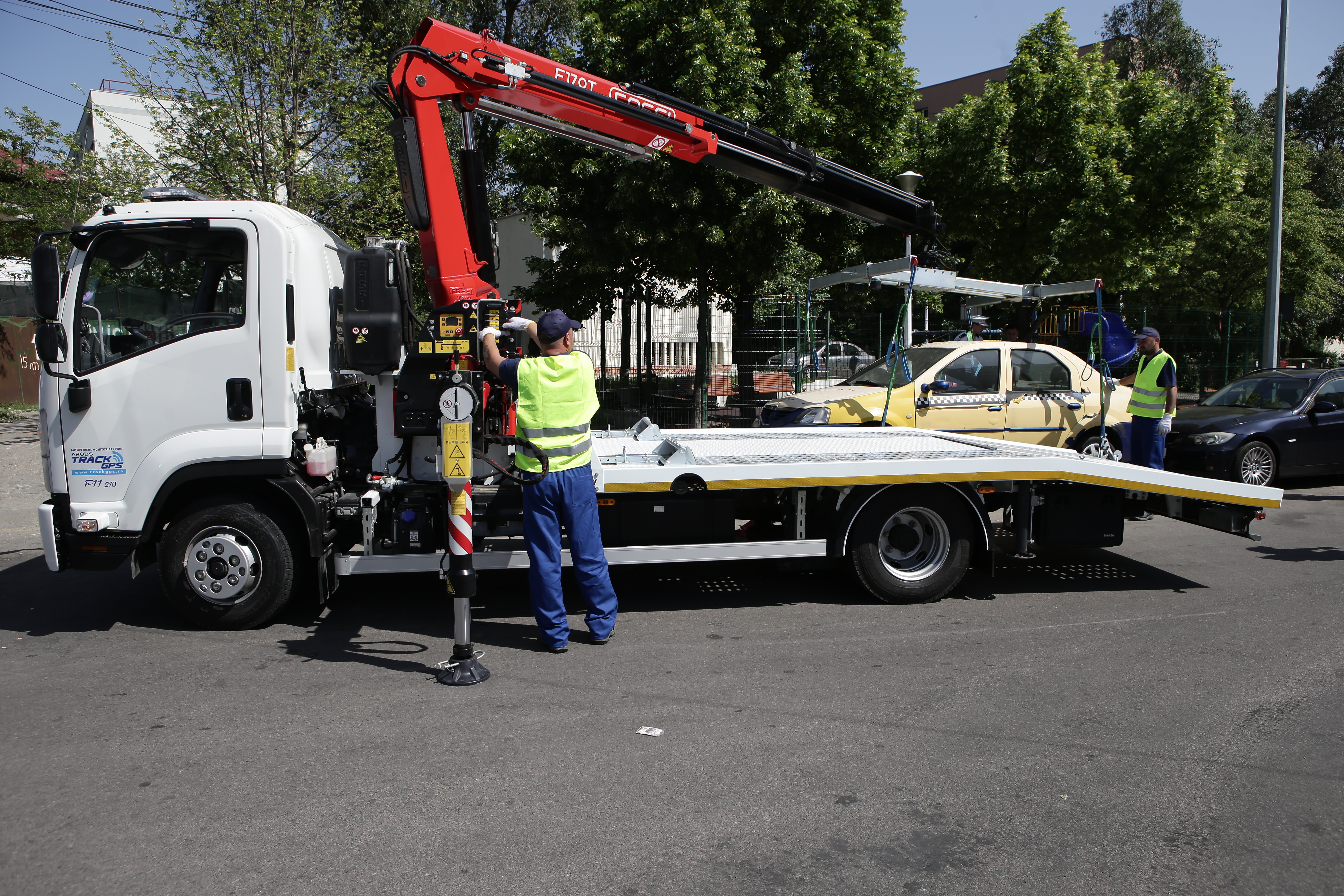 REPORTAJ / Cum se ridică mașinile în sectorul 3 din București