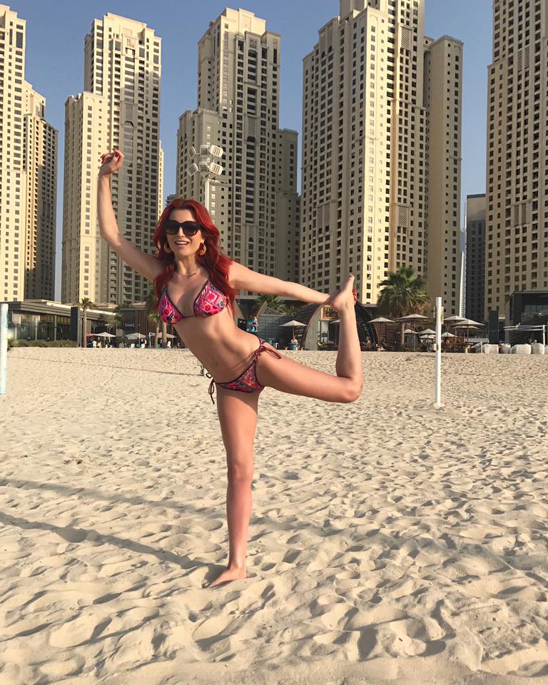 Elena Gheorghe, super sexy pe plajă. Ce corp are! | FOTO