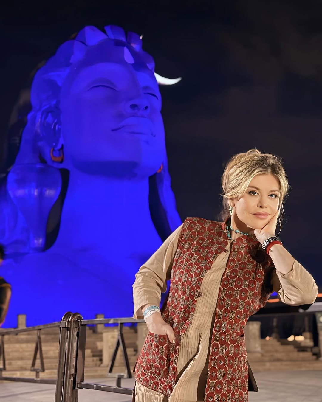 Cum a fost surprinsă Loredana Groza alături de Salman Khan și Iulia Vântur în India: „M-am simțit ca în rai”. Ținuta lui a atras atenția