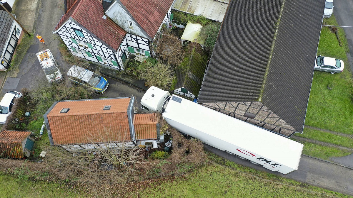 Doi șoferi români de TIR, motivul pentru care autoritățile dintr-un sătuc istoric german se gândesc să monteze bariere la intrarea în localitate