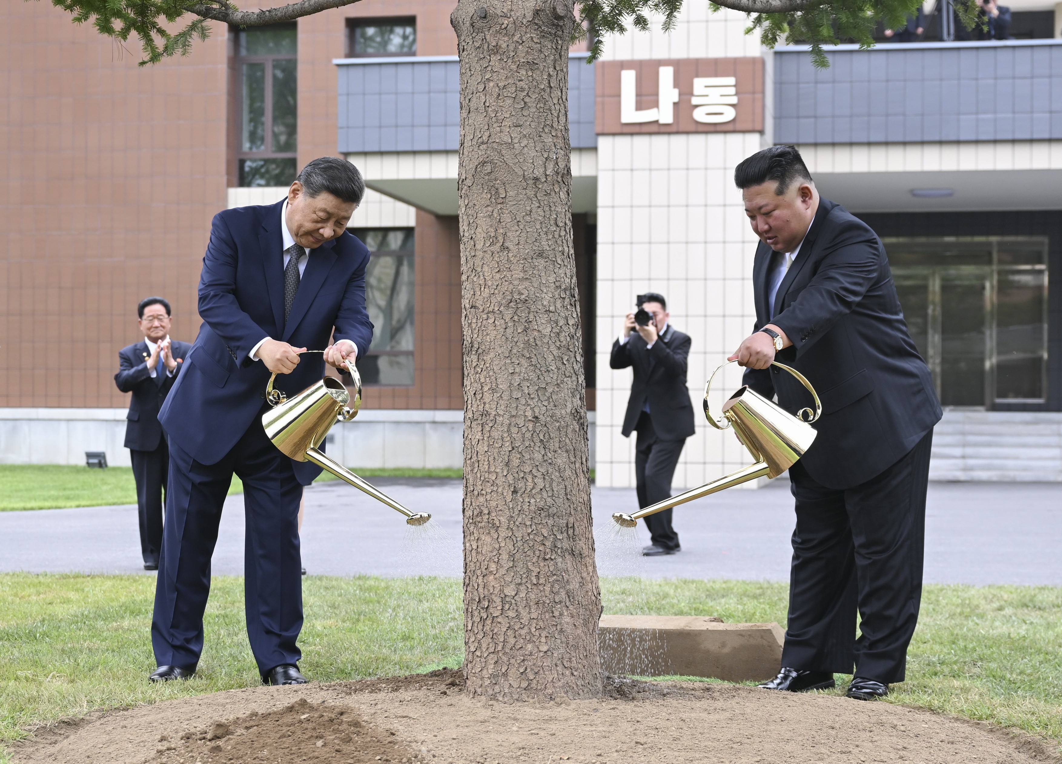 Kim Jong-un a organizat o primire grandioasă pentru Xi Jinping, iar liderul chinez a lăsat o scrisoare de mulțumire. Declarația care a stârnit îngrijorări în Coreea de Sud