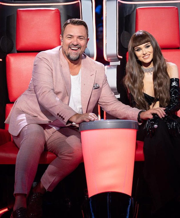 Theo Rose și Irina Rimes, apariții aproape identice la „Vocea României”. Cum s-au pozat împreună cântărețele