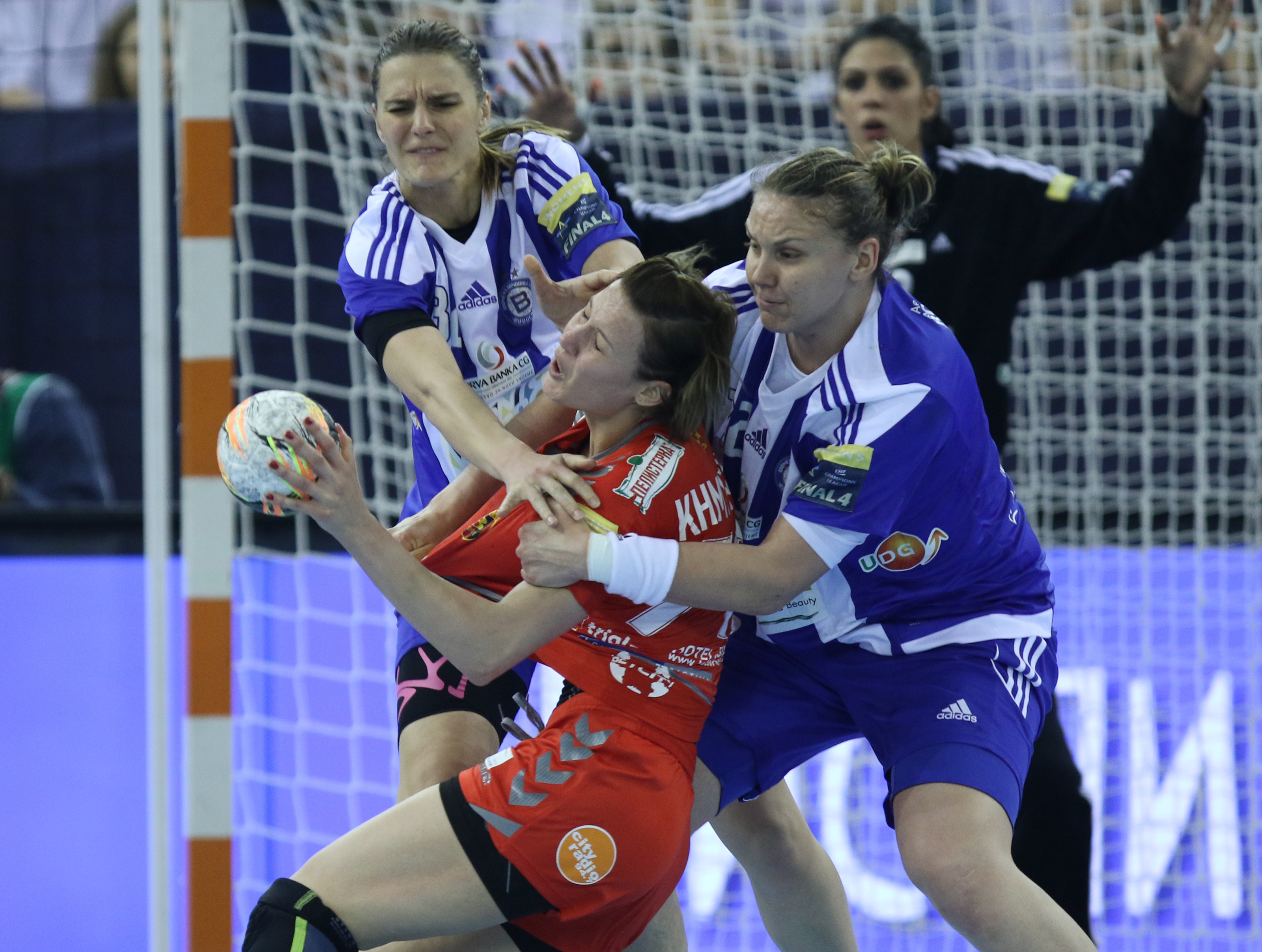 CSM Bucureşti este noua regină a Europei. Echipa noastră a câştigat, dramatic, la 7 metri, finala Ligii Campionilor la handbal feminin cu Gyor/ FOTO