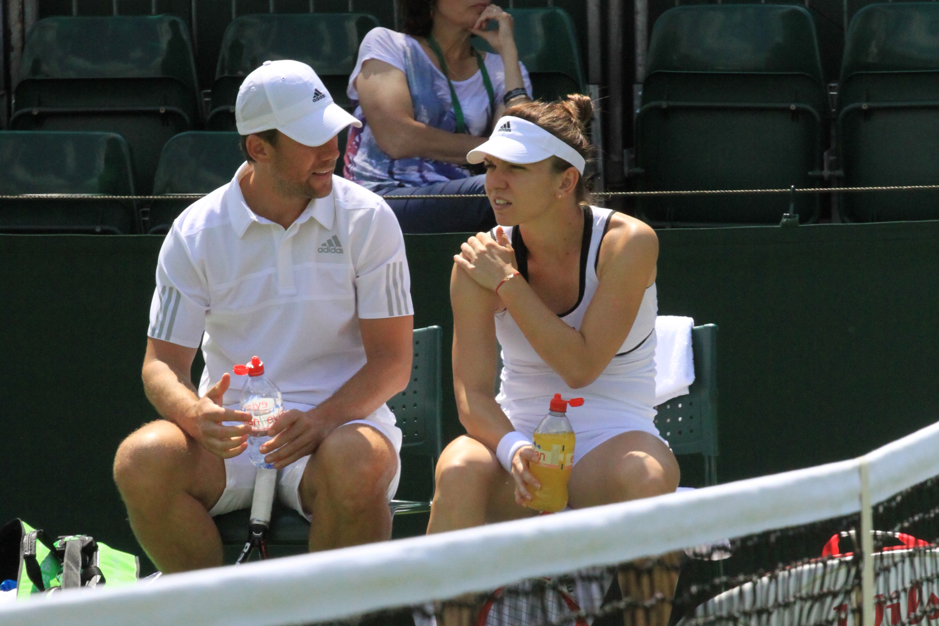 SUPER FOTO/ Simona Halep e în formă, debutează la Wimbledon!