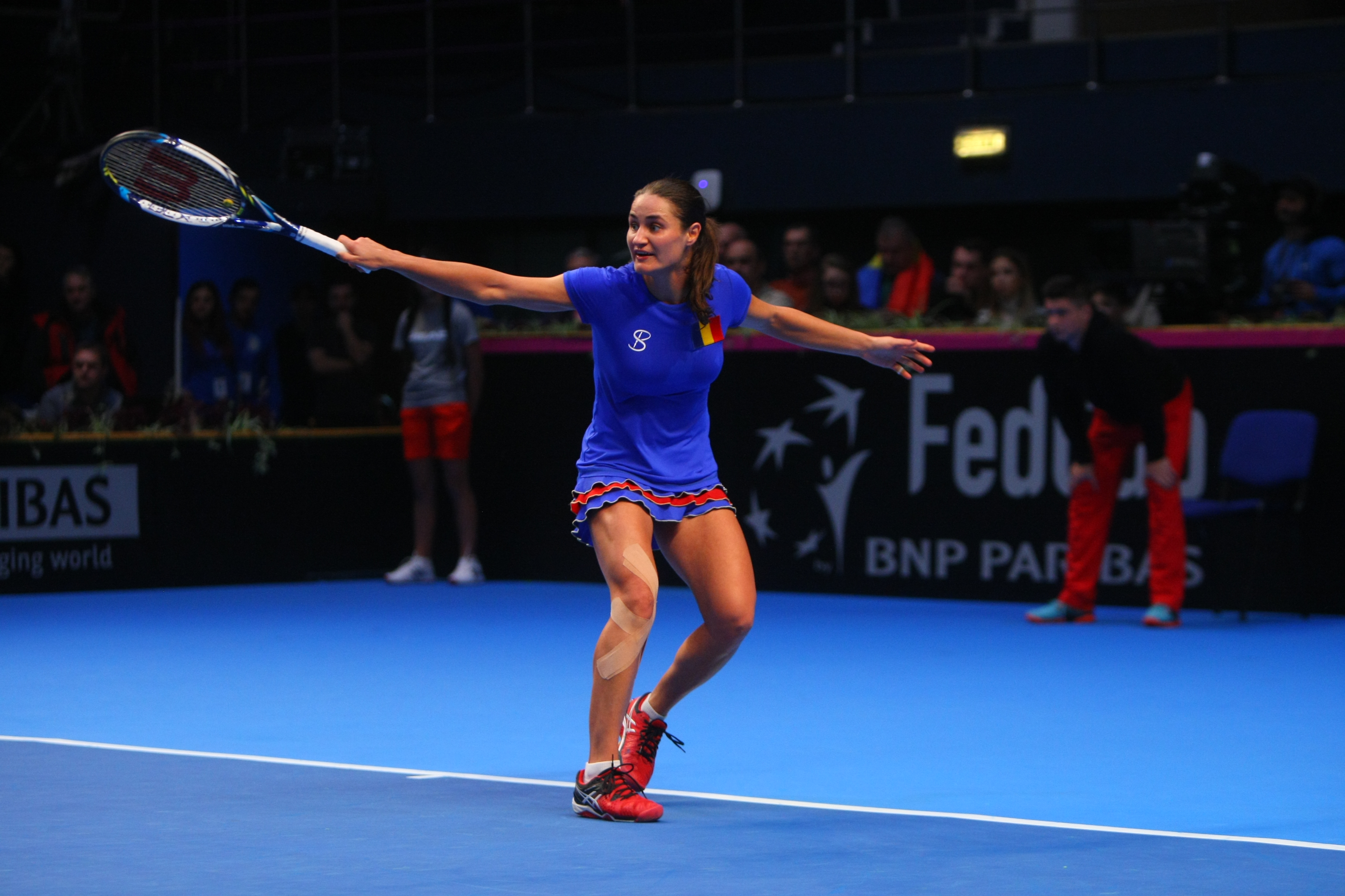 România a fost învinsă de Belgia, în primul tur al Grupei Mondiale II din Fed Cup. Irina Begu a jucat la simplu, dar a pierdut în setul decisiv. Reacții  | FOTO & VIDEO