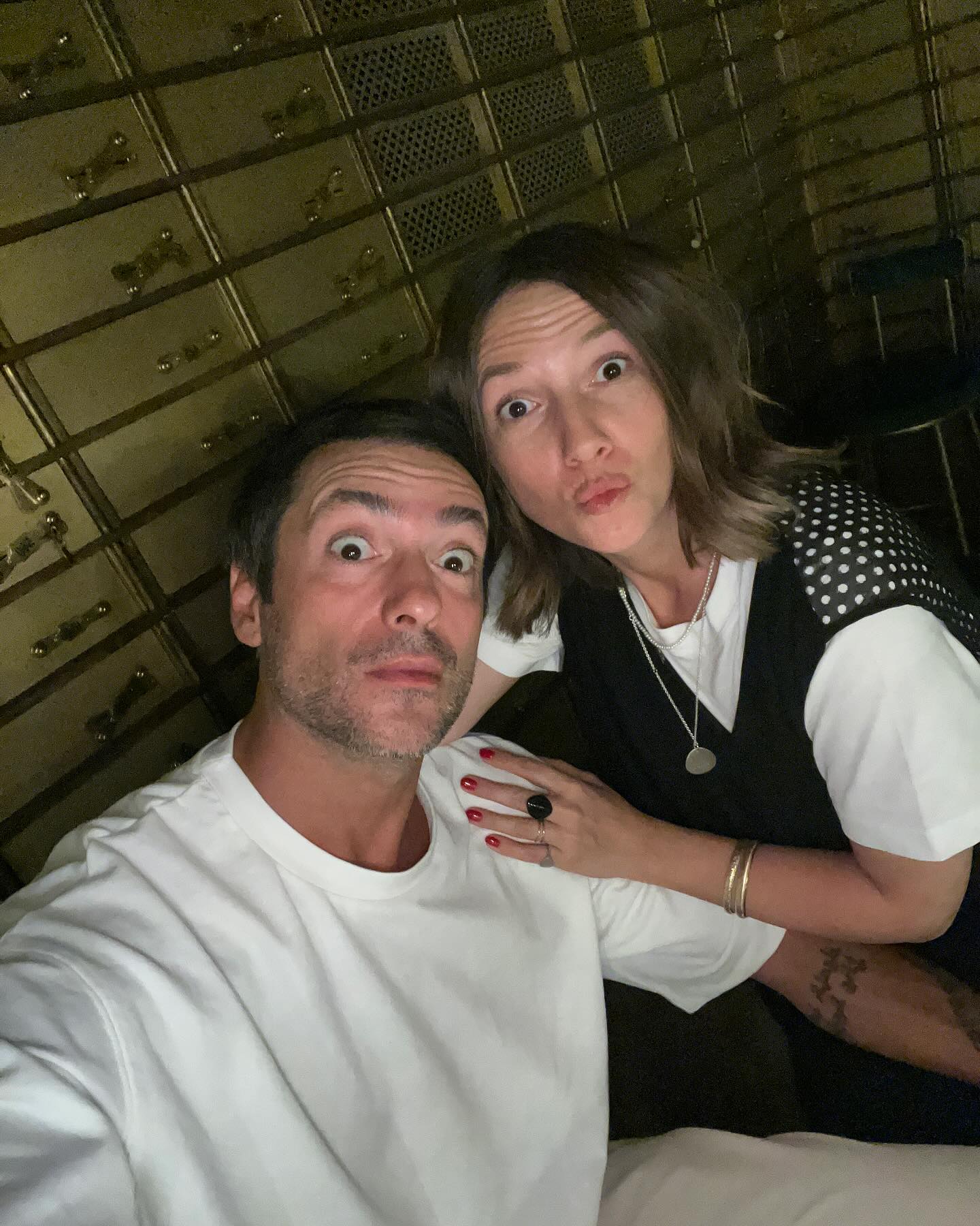 Radu Vâlcan a împlinit astăzi 47 de ani. Cum a petrecut ziua și ce urare i-a făcut soția lui. „Așa e de la o vârstă”