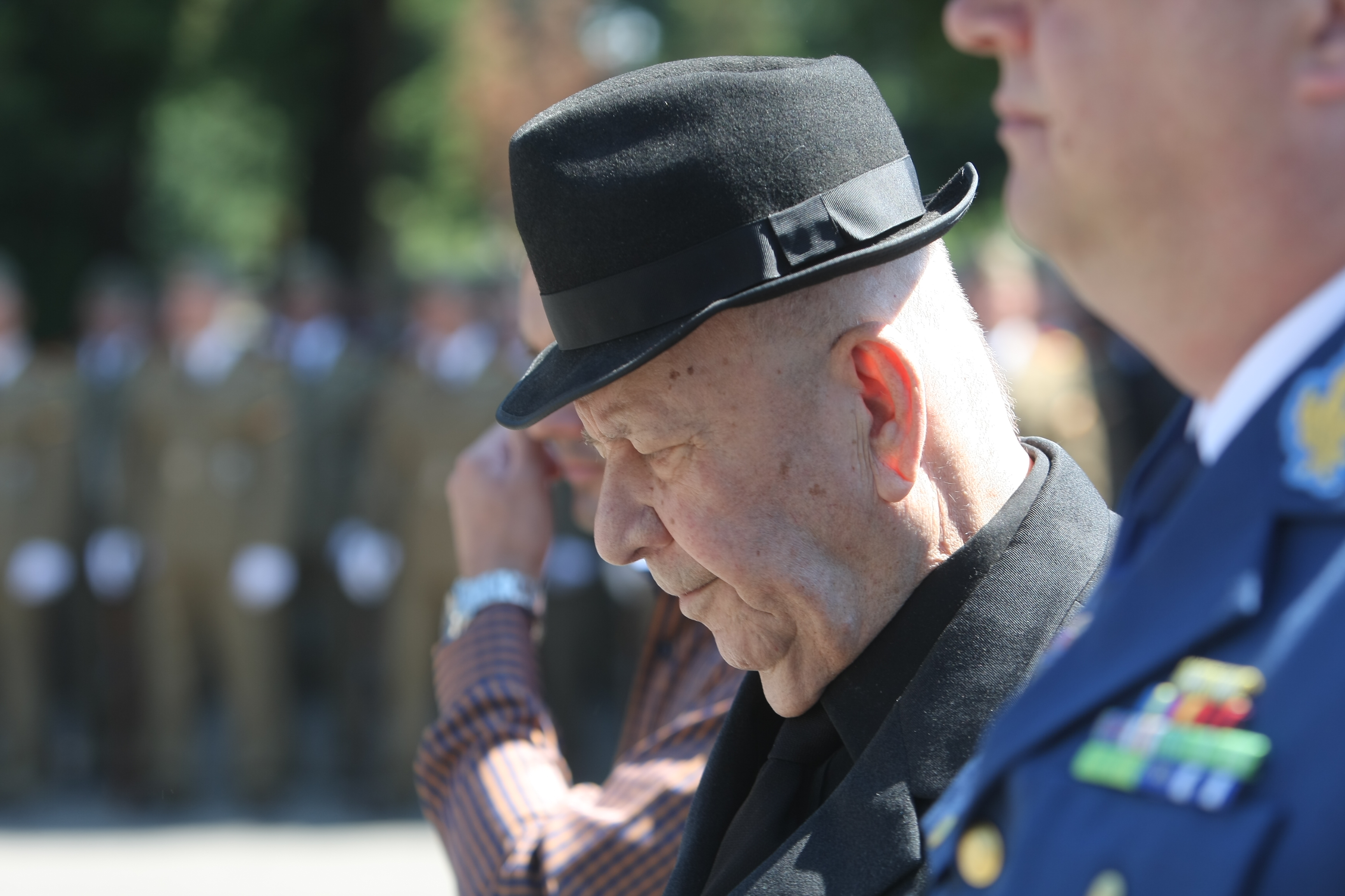 GALERIE FOTO&VIDEO/ Cristian Țopescu, înmormântat cu onoruri militare, la Cimitirul Ghencea Militar din București