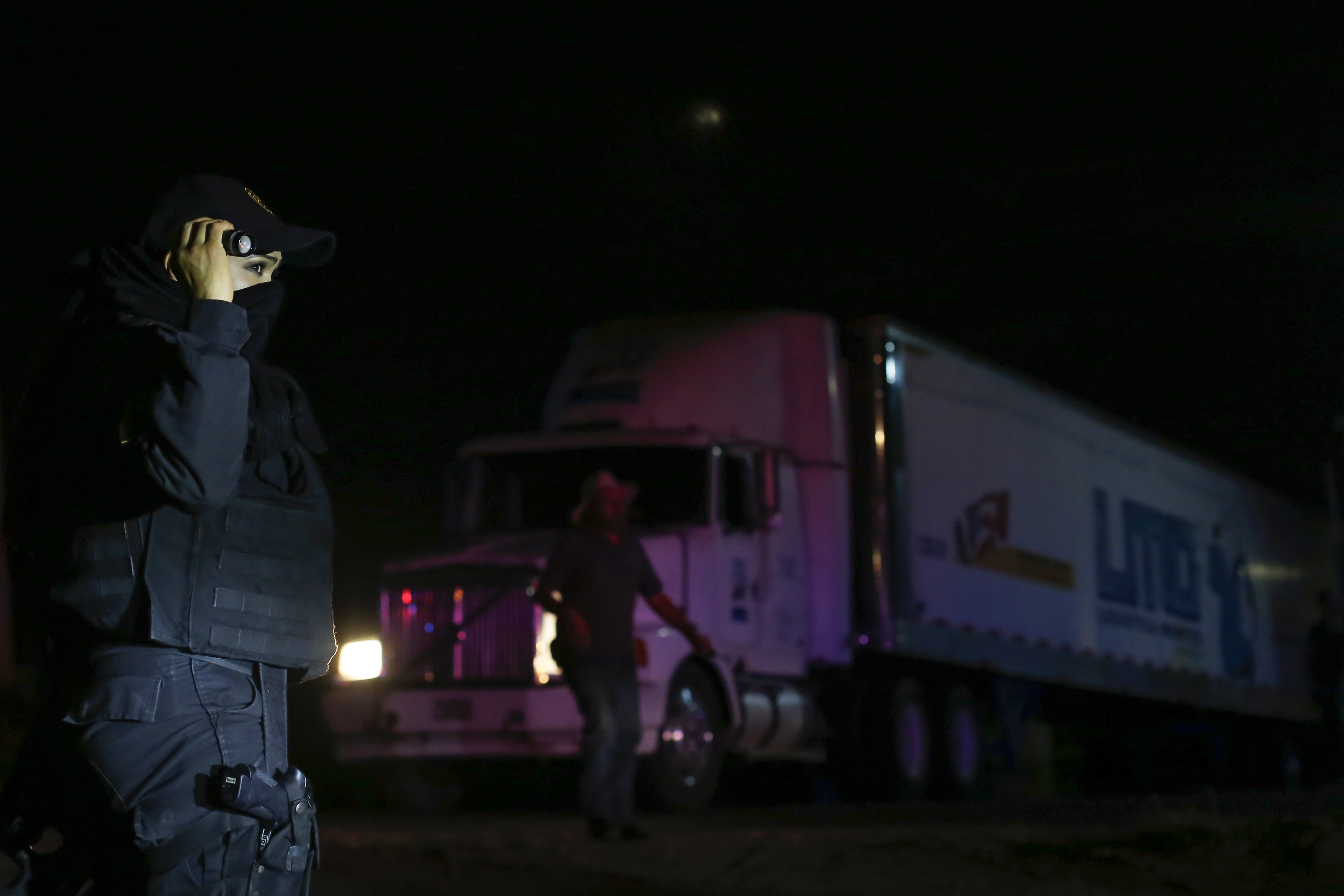 FOTO / Un camion încărcat cu cadavre se plimba pe străzile unui oraș din Mexic