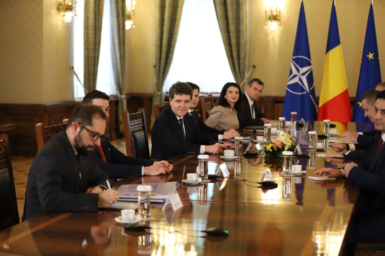 LIVE TEXT | Nicușor Dan a terminat consultările cu partidele din coaliție. PSD a decis retragerea miniștrilor înaintea finalului consultărilor. Nicușor Dan va face o declarație de presă