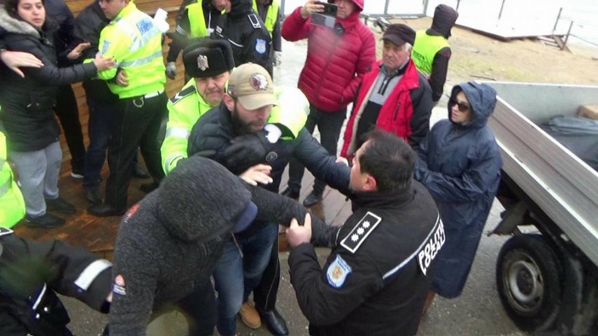 Polițiști Locali înjurați și agresați de proprietarii unui local din Mangalia care a fost demolat
