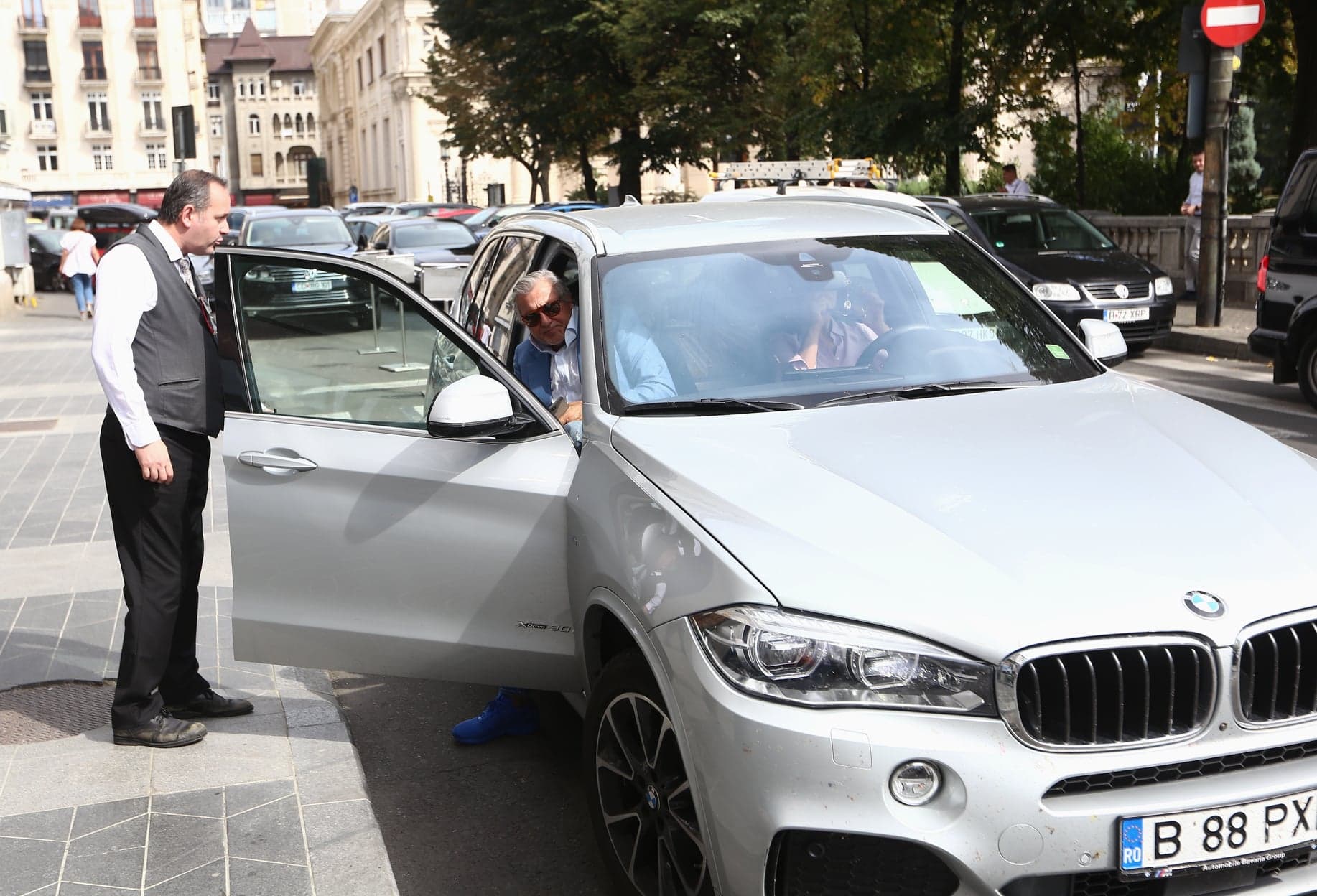 FOTO/ Ilie Năstase și-a scos în lume noua iubită. ”Nu-i mai faceți poze lu’ asta mică, că se sperie”