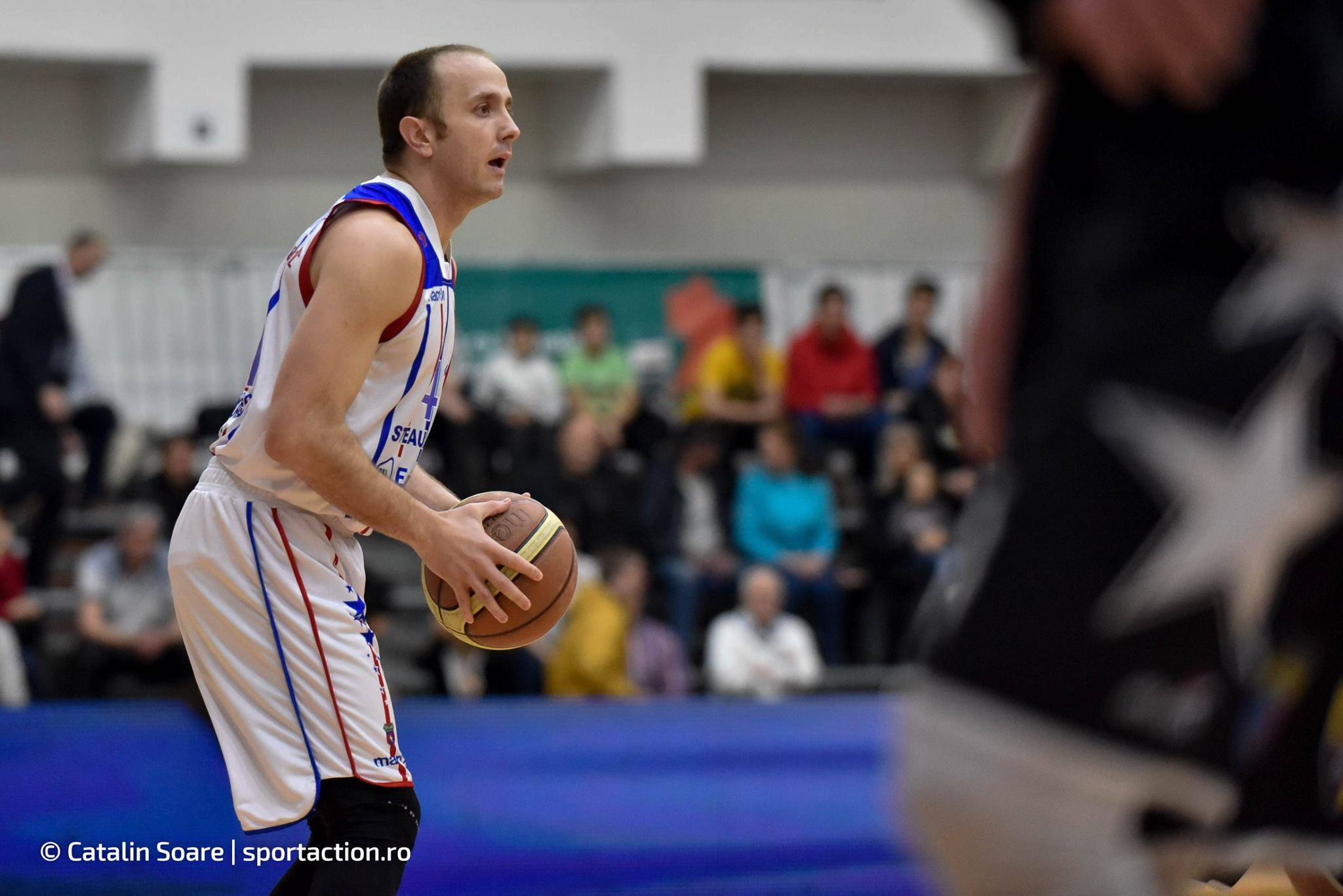 Playmaker-ul Stelei, baschetbalistul sârb Marko Marinovici, dezvăluie: ”Trag ca un nebun, să-mi întăresc mușchii spatelui și ai abdomenului! Am un membru mai scurt cu 4 centimetri” | VIDEO EXCLUSIV