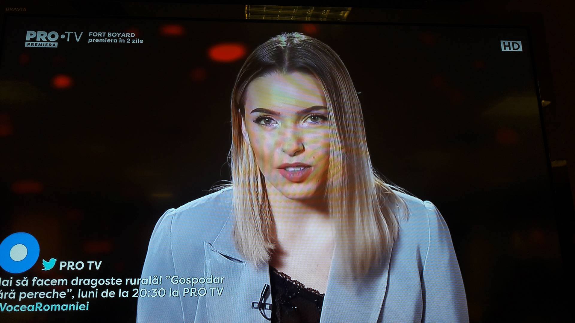 Moment emoționant la Vocea României. O concurentă și-a reîntâlnit sora plecată la muncă în Italia