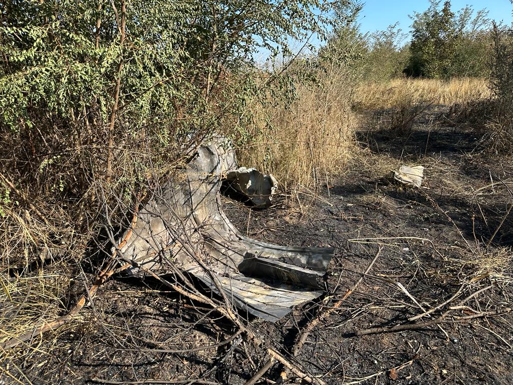 FOTOREPORTAJ Pompierii încă intervin în zona exploziei, oamenii spun că n-au primit ajutor: „Stăteam lângă o bombă și nu știam!”