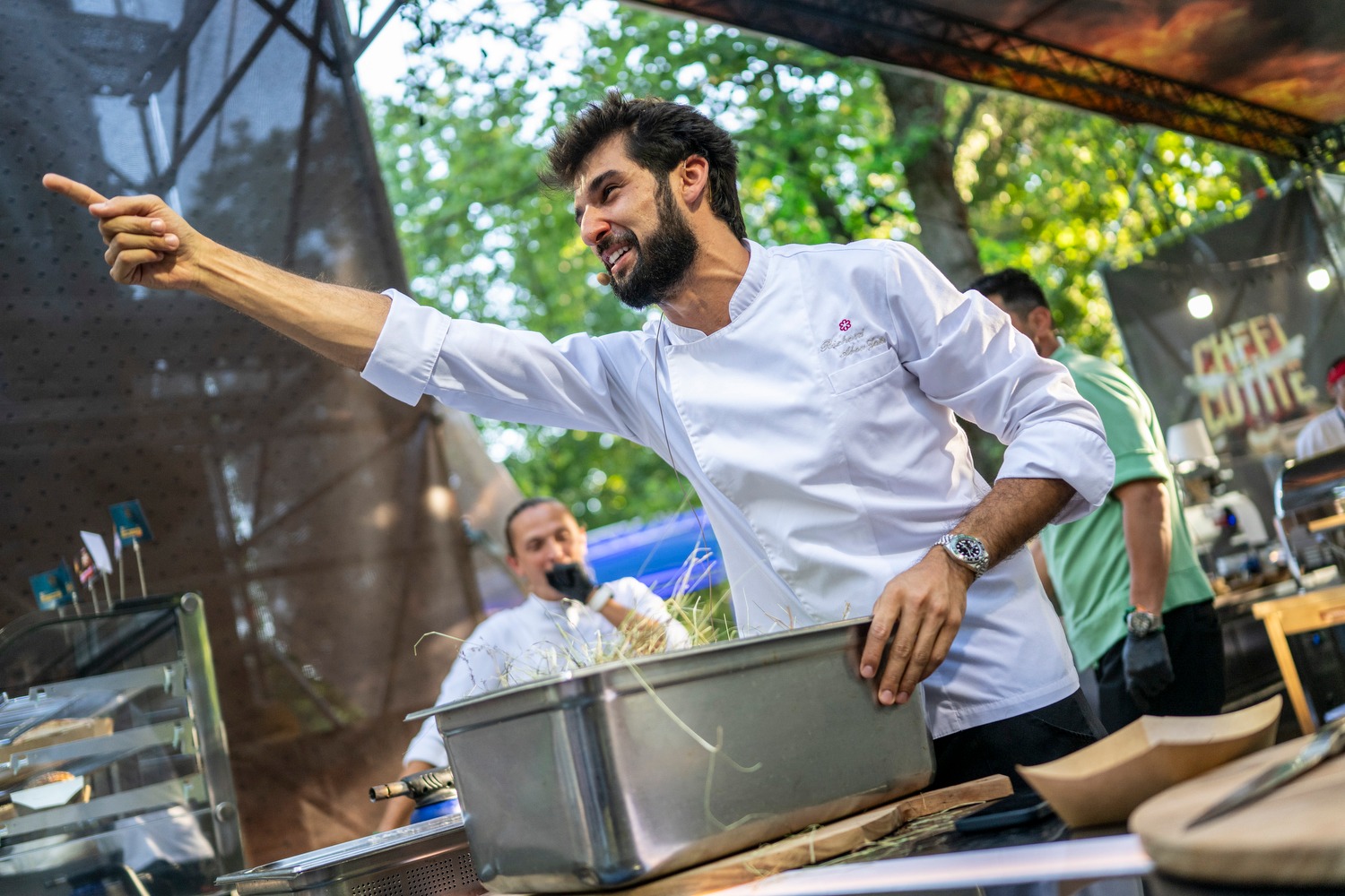 Unde pot fi văzuți și ce vor găti jurații Chefi la cuțite în weekendul 7-9 august