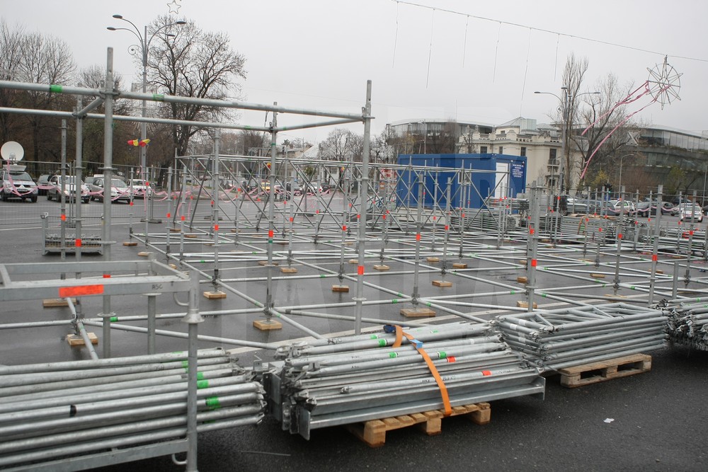 UPDATE. Protest și incidente în Piața Victoriei. Anchetă MAI după împiedicarea organizării târgului de Crăciun/ FOTO