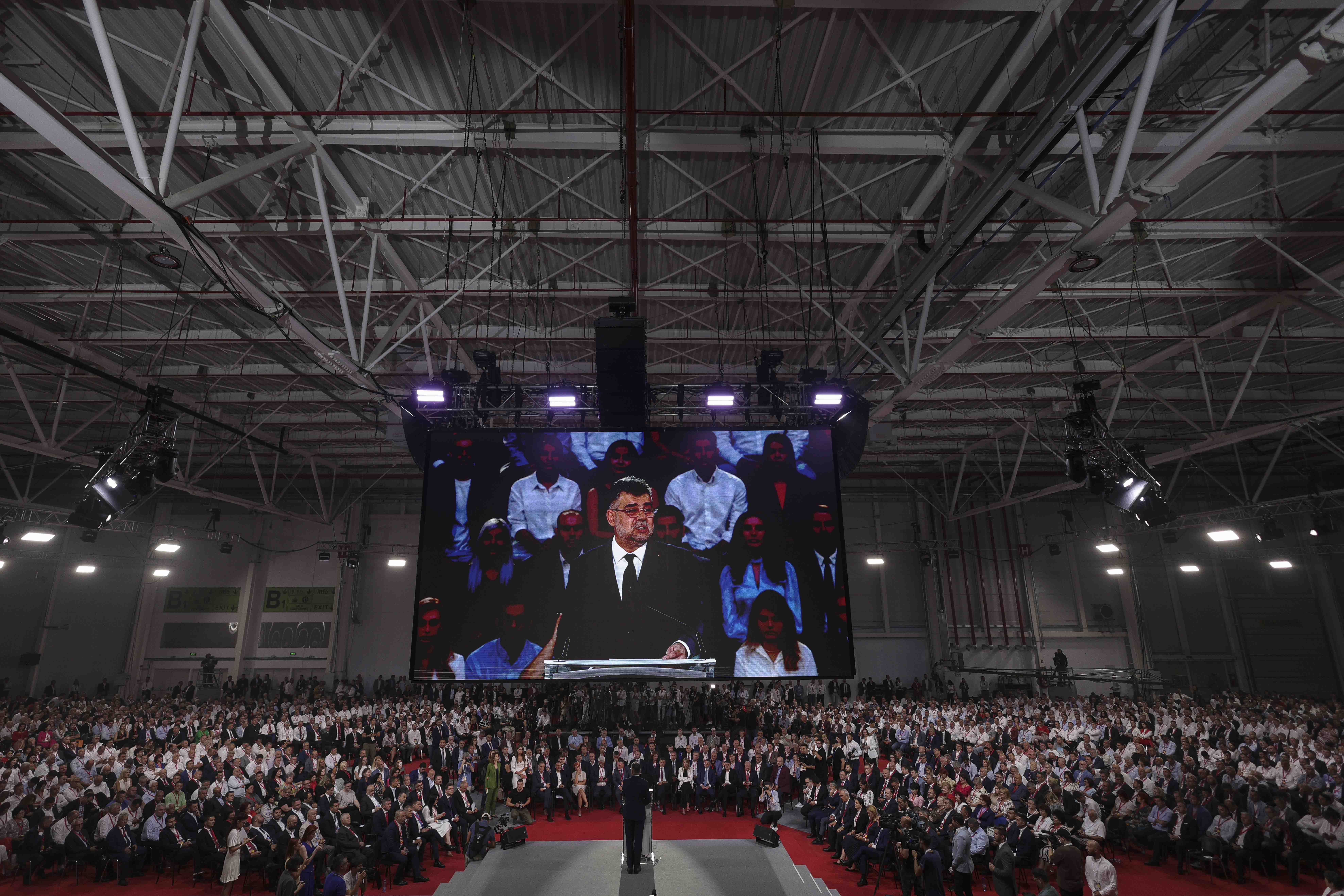 VIDEO Congresul PSD: noua conducere, votată cu majoritate covârșitoare. Ciolacu, către Tudose și Grindeanu: „Trimiteţi-mă la Cotroceni, fiindcă altfel va fi greu să scăpaţi de mine!”