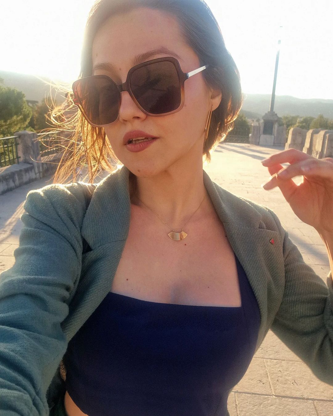 De ce locuiește Oana Lasconi în Franța. Fiica Elenei Lasconi a prezentat o emisiune pentru gameri și a studiat limba rusă