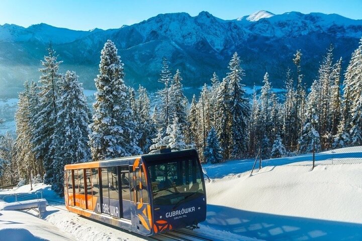 Topul „celor mai bune experiențe 2026”: pe locul 1 se află o activitate într-un oraș european, care costă mai puțin de 20 de lei