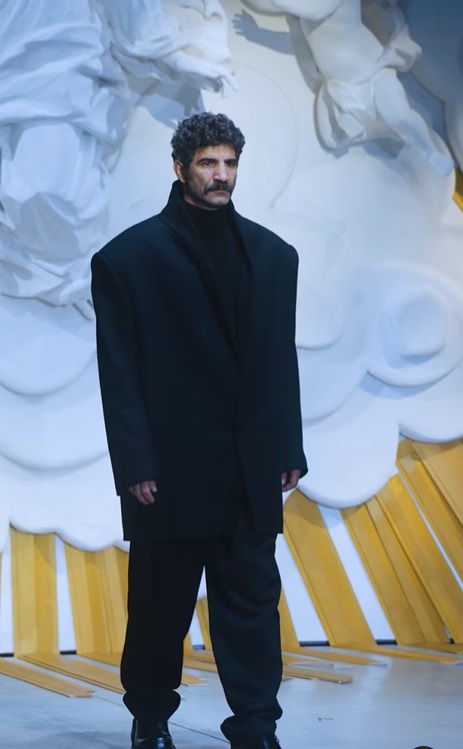 Toma Cuzin, Firicel din „Las Fierbinți”, fotomodel la Bucharest Fashion Week. Cum s-a descurcat pe podiumul de modă actorul