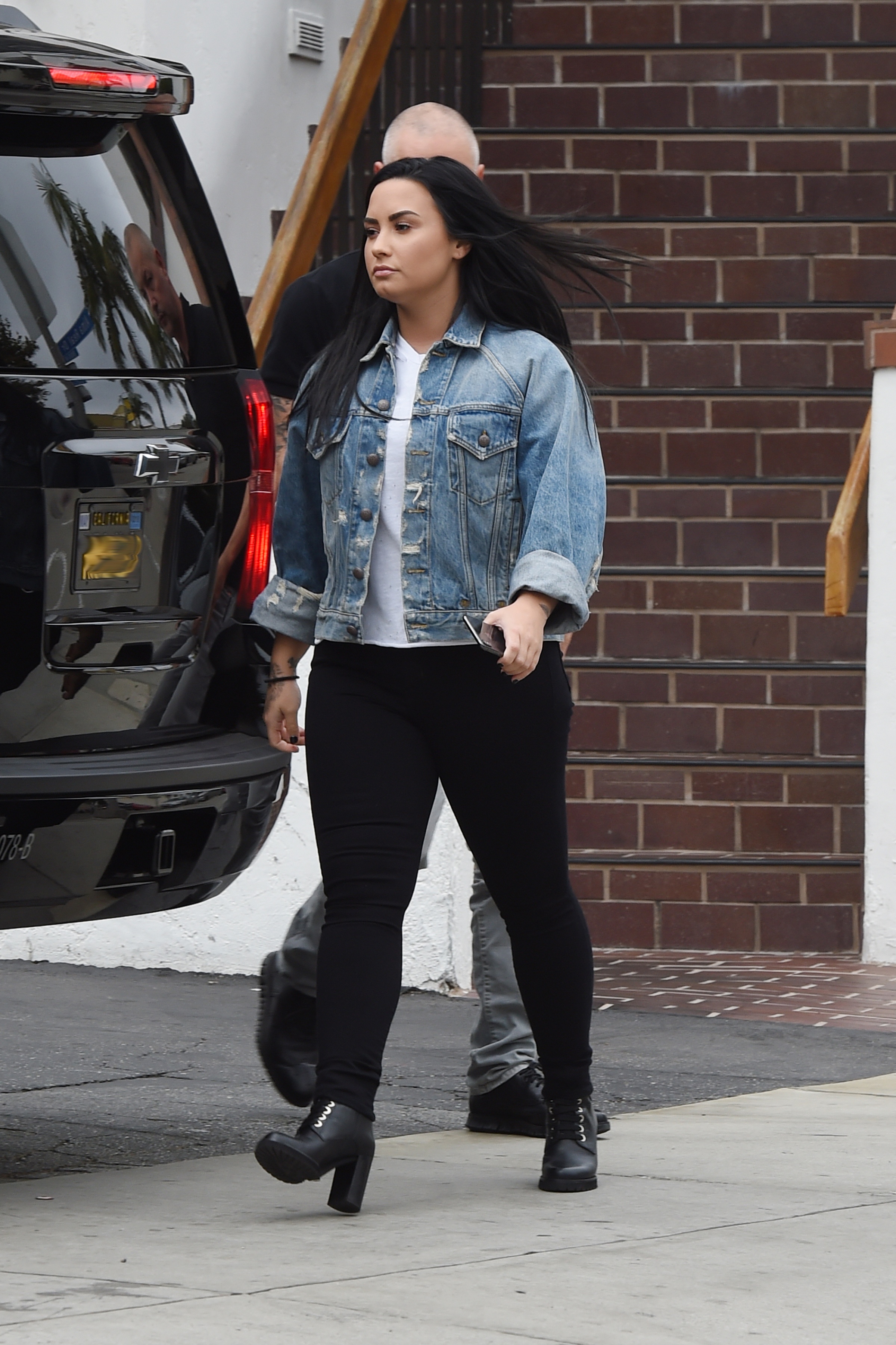 FOTO| Cum arată Demi Lovato după ce a ieșit de la dezintoxicare. S-a îngrășat așa de mult încât este greu de recunoscut