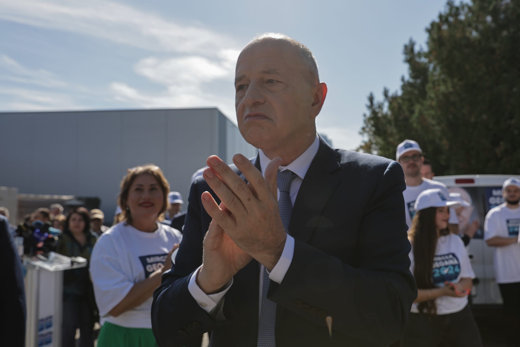 Mircea Geoană și-a depus candidatura la prezidențiale: „Nu vreau să mă plimb sau să dorm”. A promis că va face publice cheltuielile Administrației Prezidențiale