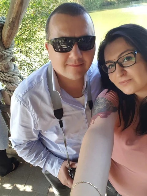 O româncă l-a cucerit pe unul dintre bodyguarzii reginei Olandei: „Stătea acolo în hainele lui scumpe. Nu am înțeles ce a văzut la mine”