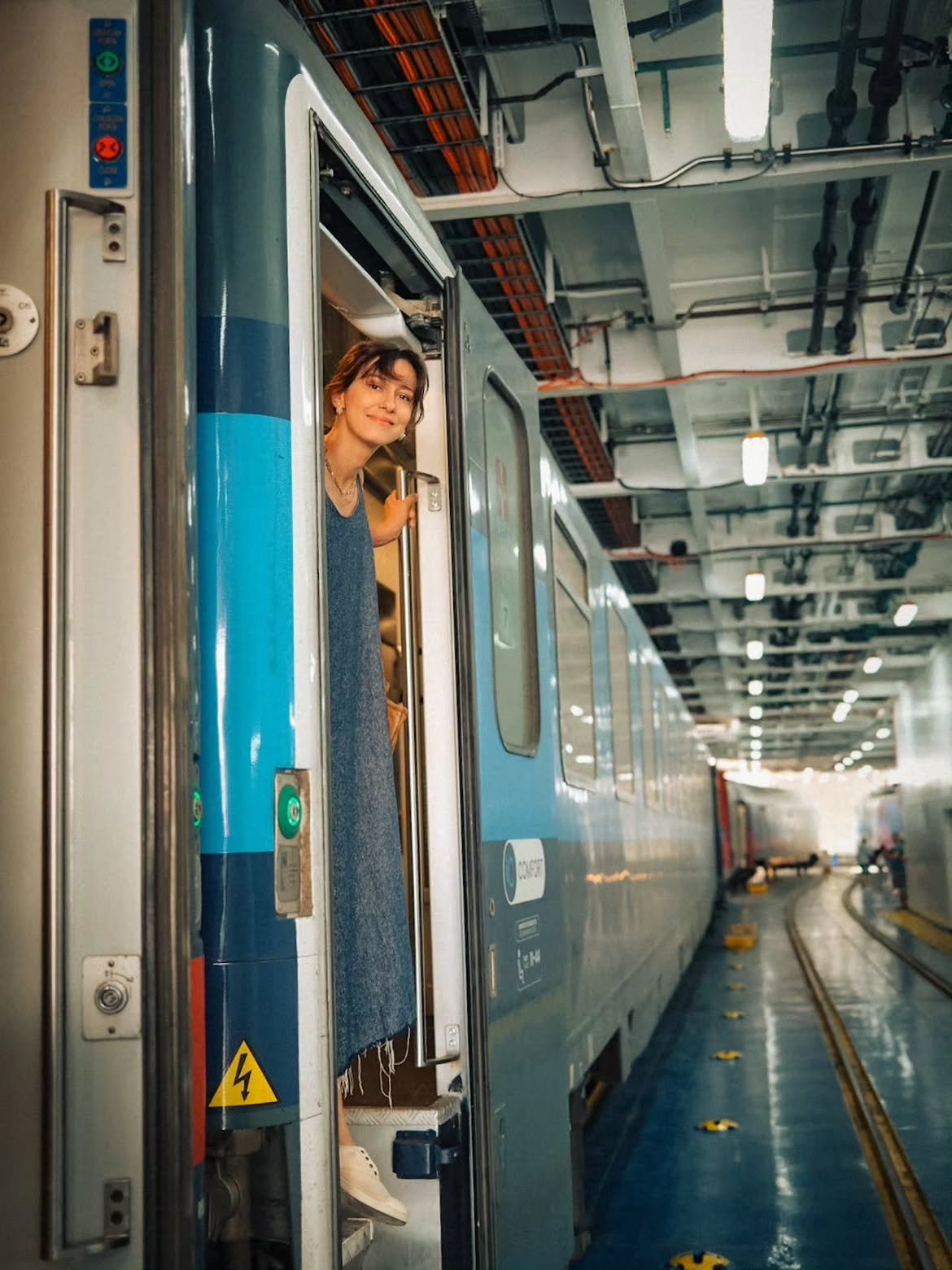 Dana Rogoz, vacanță de poveste cu familia: „Am călătorit cu singurul tren din Europa care se suie pe un feribot”