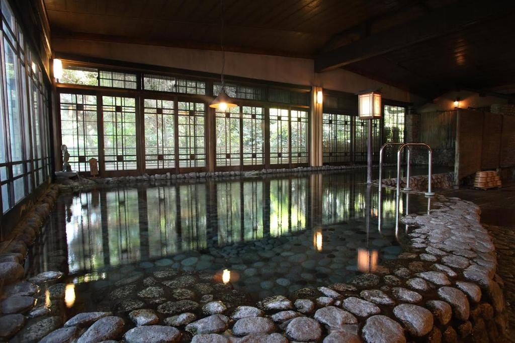 Managerul unui hotel a recunoscut că a schimbat apa de la Spa doar de două ori pe an. Unde s-a întâmplat