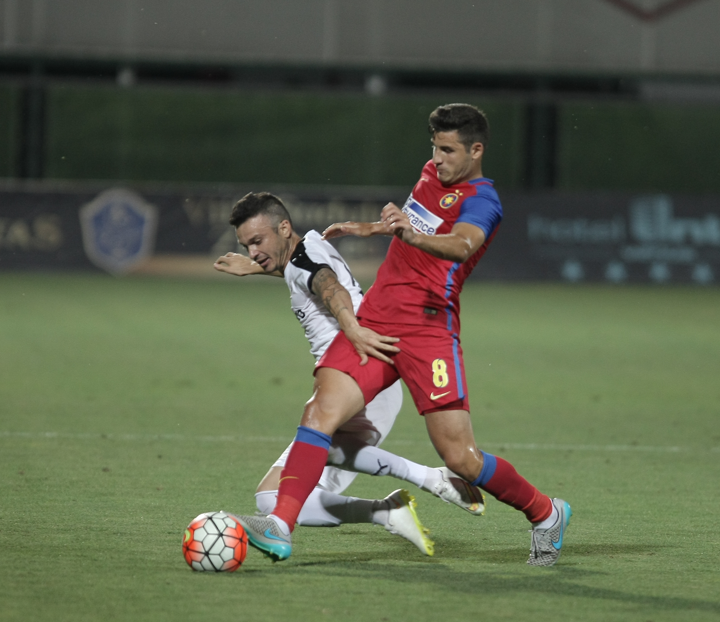 Liga I: Astra  - Steaua 2-0. N-au mers cu Steaua, au fost cu Astra! Trei goluri anulate campioanei en-titre de brigada lui Colțescu! ^Campioana, gafă de amatori: legitimația lui Muniru!