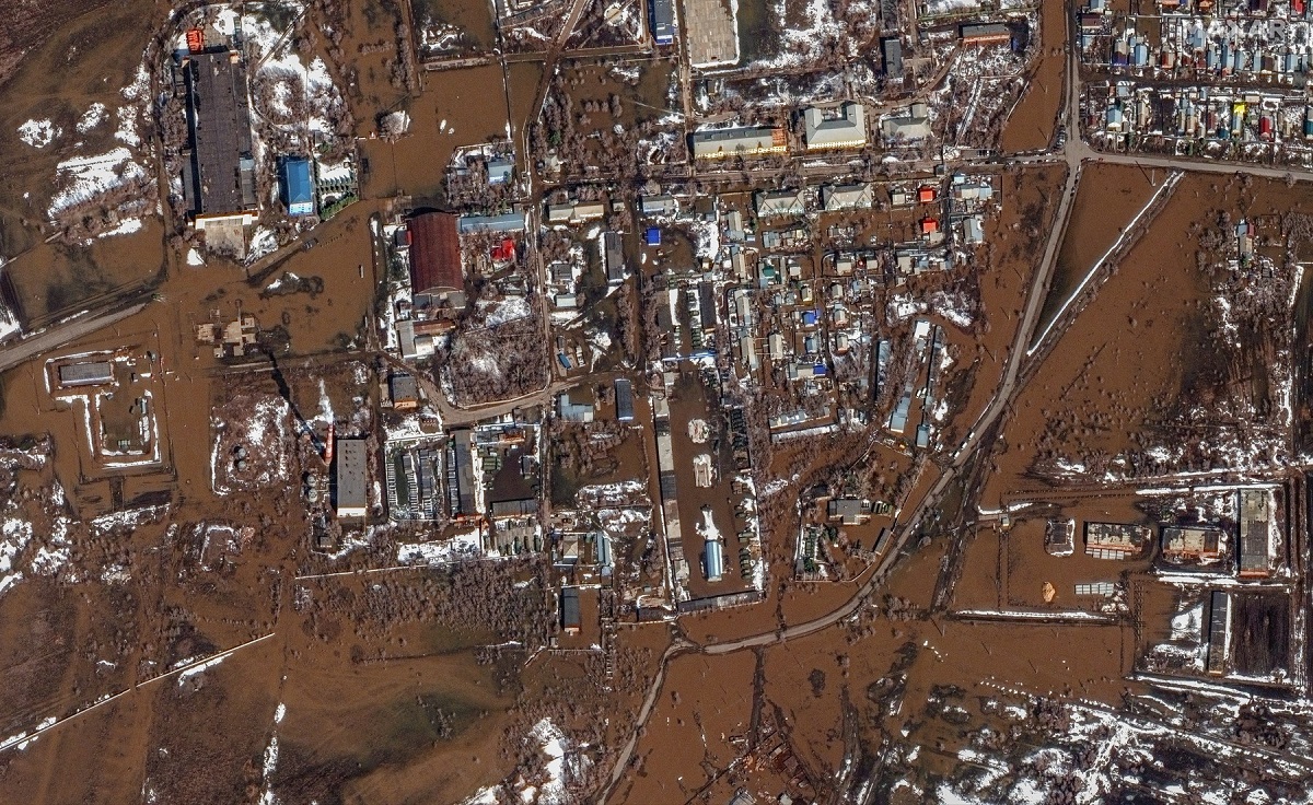 Cum arată regiunea rusă Orenburg, după cele mai mari inundații din ultimii 80 de ani. Imagini din satelit