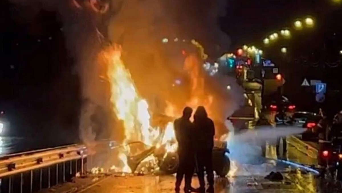 Accident teribil pe autostrada Kiev, de lângă Moscova. Un camion a lovit șase mașini, una a luat foc și o familie cu doi copii a murit