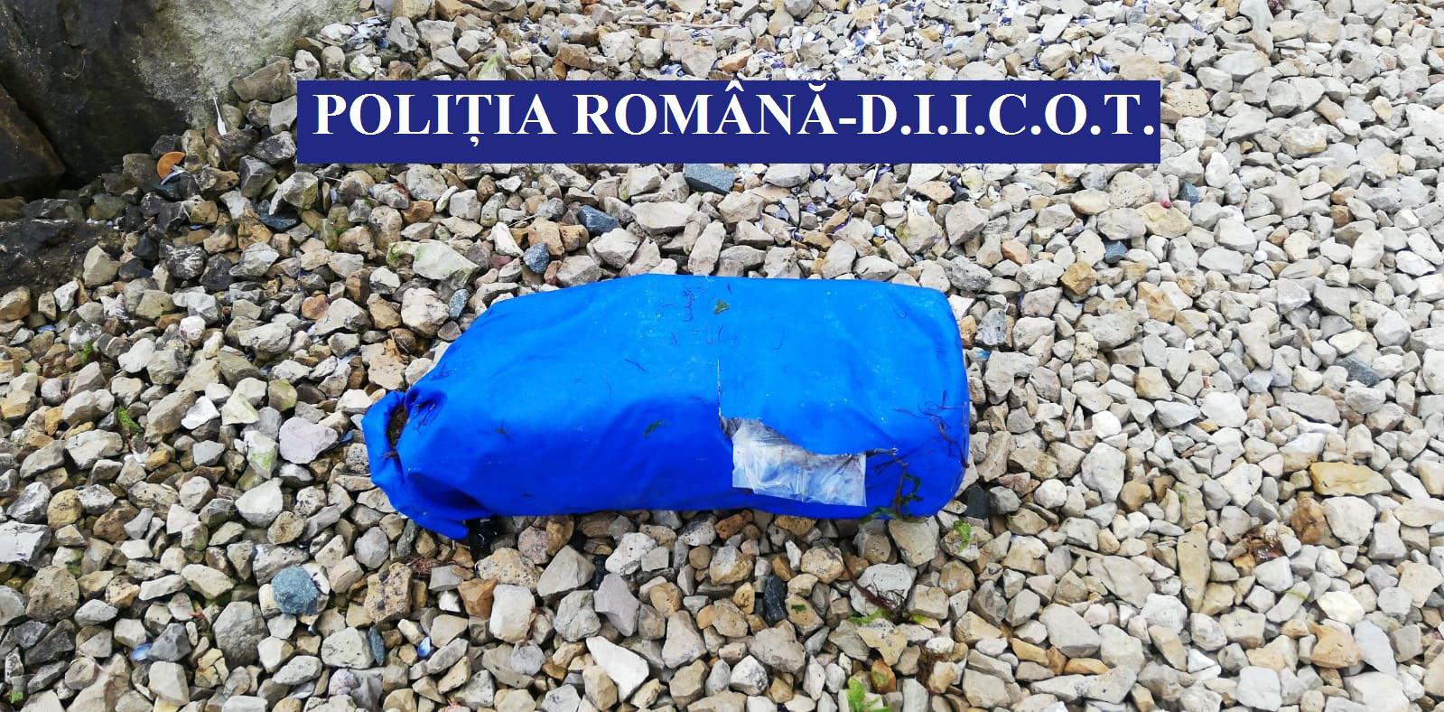 UPDATE | Alte 12 pachete cu cocaină pură ridicate de pe plaje, duminică! Poliția e în alertă pe tot litoralul