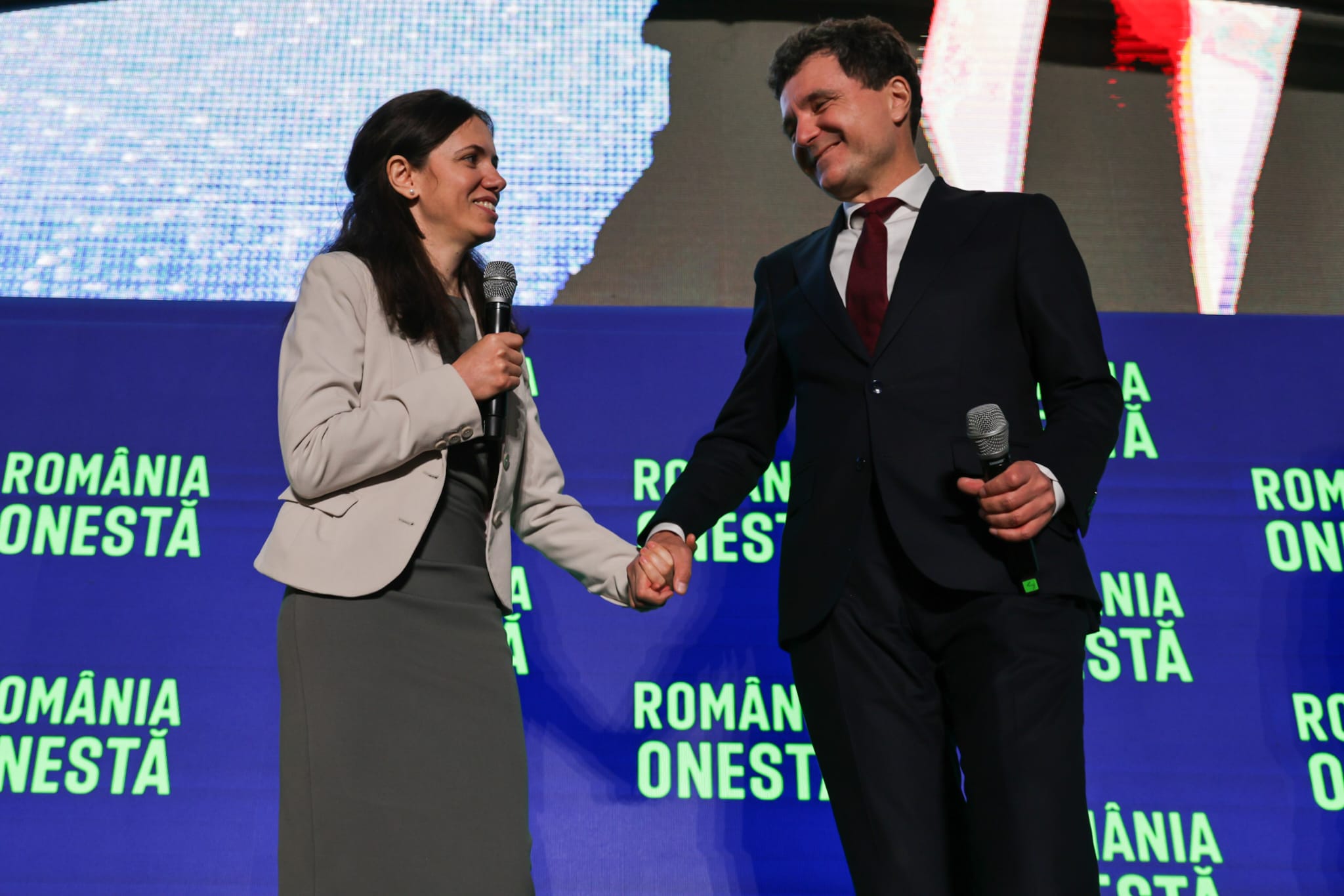 „Copiii dumneavoastră sunt botezați?”. Răspunsul oferit de partenera lui Nicușor Dan, Mirabela Grădinaru, la această întrebare