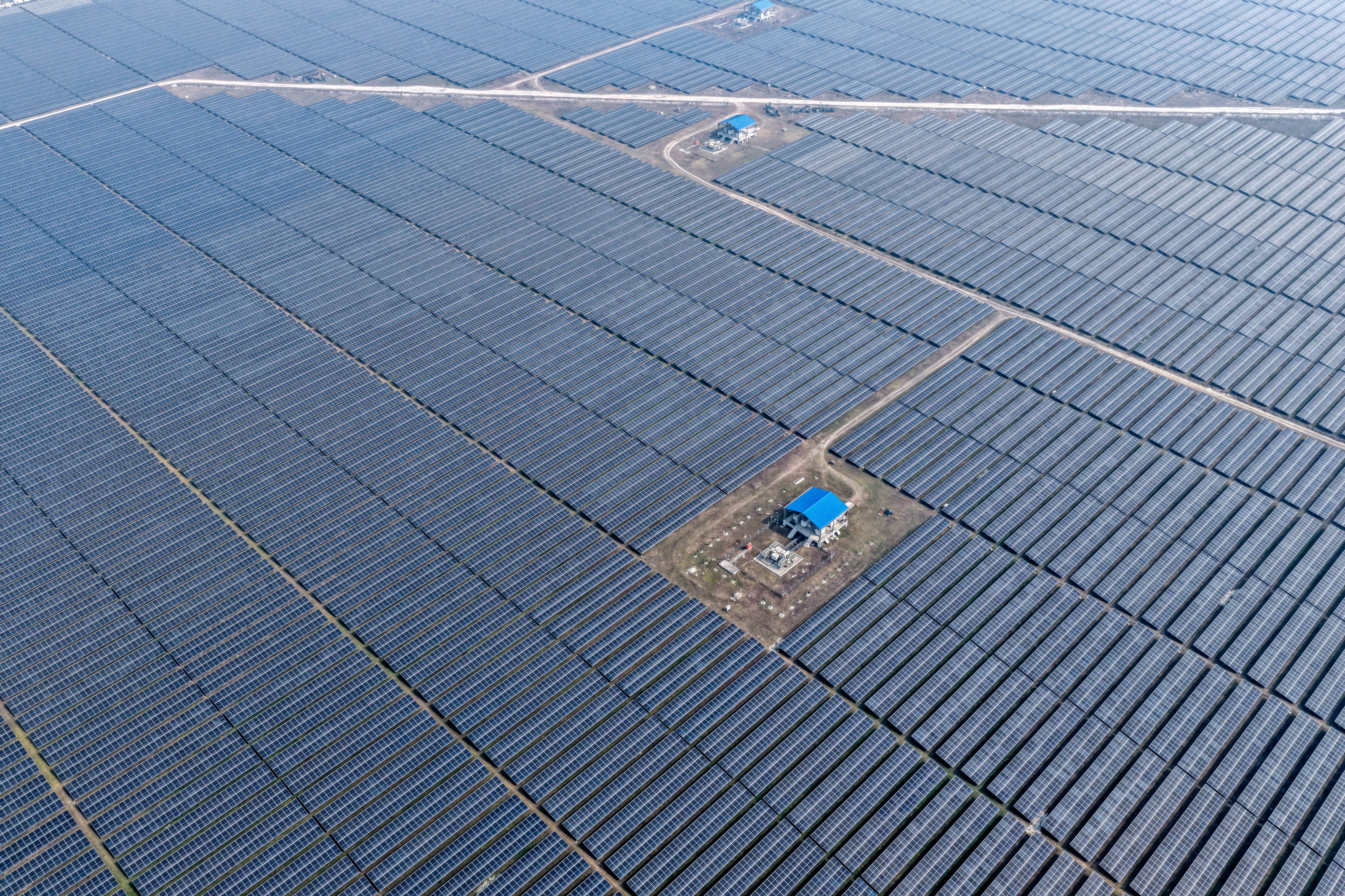 US, UK, China investors on alert as Nigeria rolls out $750 million mini-grid solar initiative