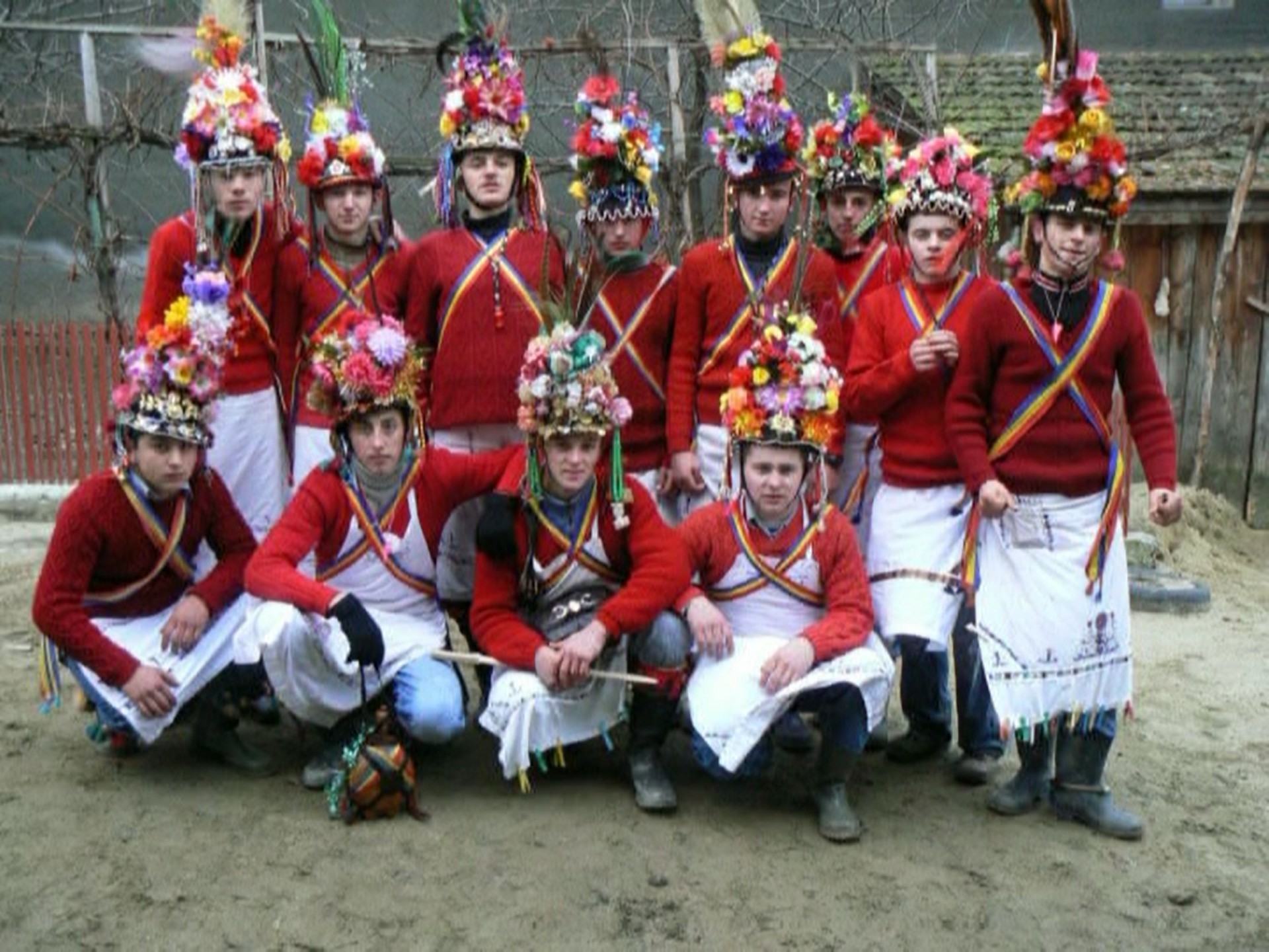 REPORTAJ/Tradiții în Ardeal: "Butea feciorilor", un obicei de Crăciun păstrat de sute de ani în judeţul Alba/FOTO