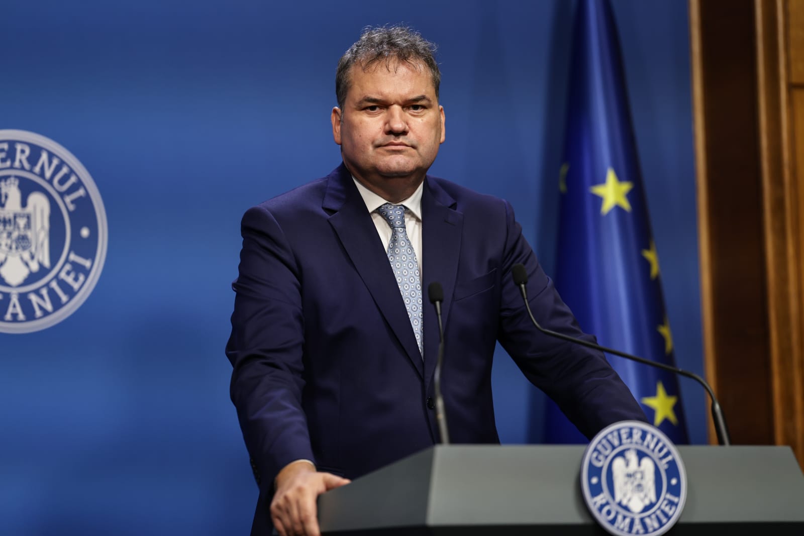Ilie Bolojan taie numărul angajaților din primării și Consilii Județene. Și polițiștii locali vor fi afectați. Ce decizii a mai luat