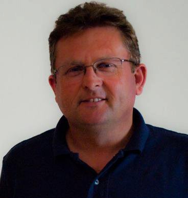 Újra indul a polgármesterségért a vak komondoros Balogh József