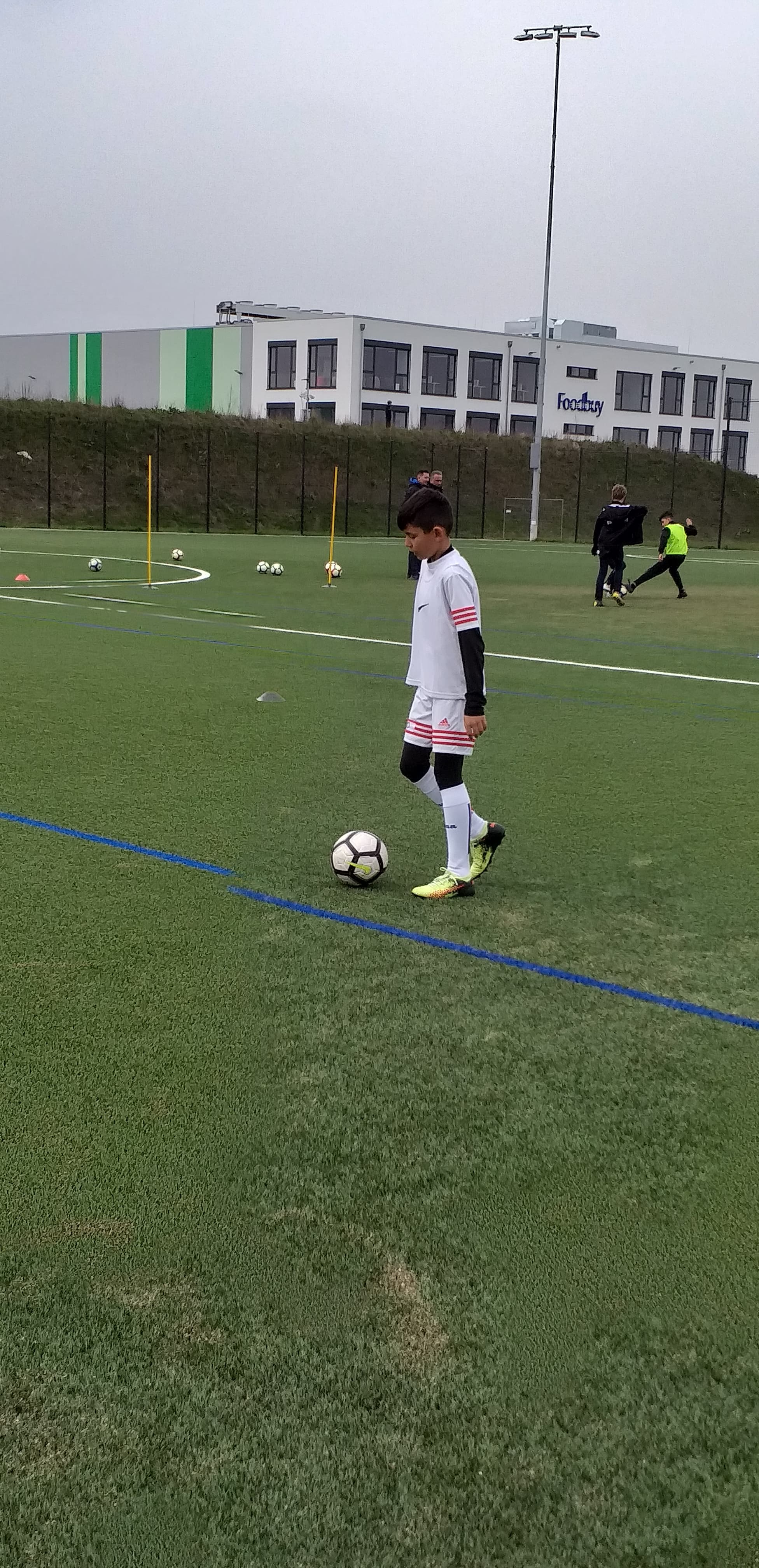 Eintracht Frankfurt îl testează pe românul Giacomo Ambrosio Paul. Nemții îl vând pe sârbul Luka Jovic cu 70.000.000 de euro