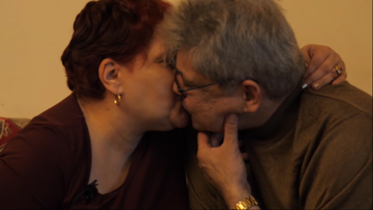 VIDEO | Iubirea care salvează. Luiza și Lucian, doi pacienți diagnosticați cu schizofrenie, au avut curajul să înceapă o viață nouă împreună. „Acum, fiecare zi e o sărbătoare”
